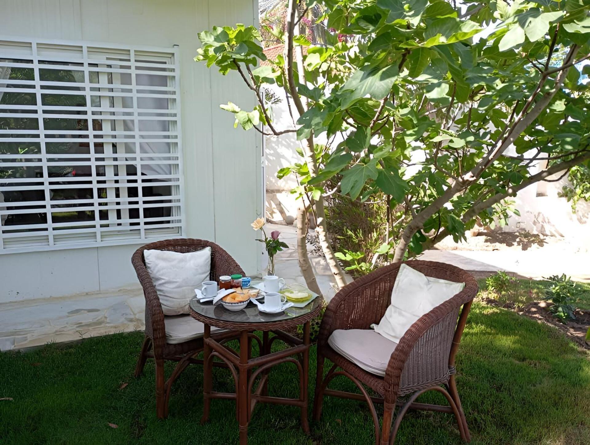 Au Bout Du Jardin Villa Kartago Bagian luar foto